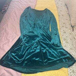 Velvet Y2K Dress Express Woman’s Dress Green Size medium bell sleeve Wrap dress